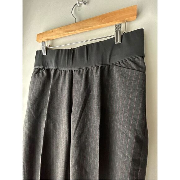 GAP Maternity dress pants - slim cropped size 6 in EUC - Picture 1 of 9